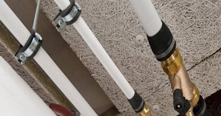 Замена труб водоснабжения в квартире: цена от 2042 руб. - СантехДомГрн
